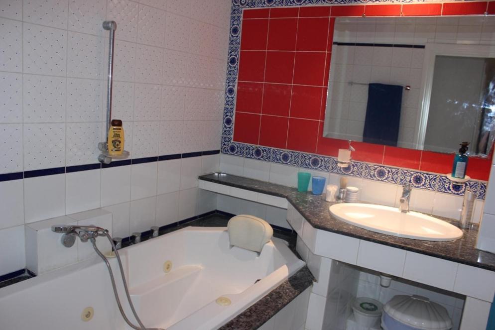 Appartement Alain Savary Тунис Екстериор снимка